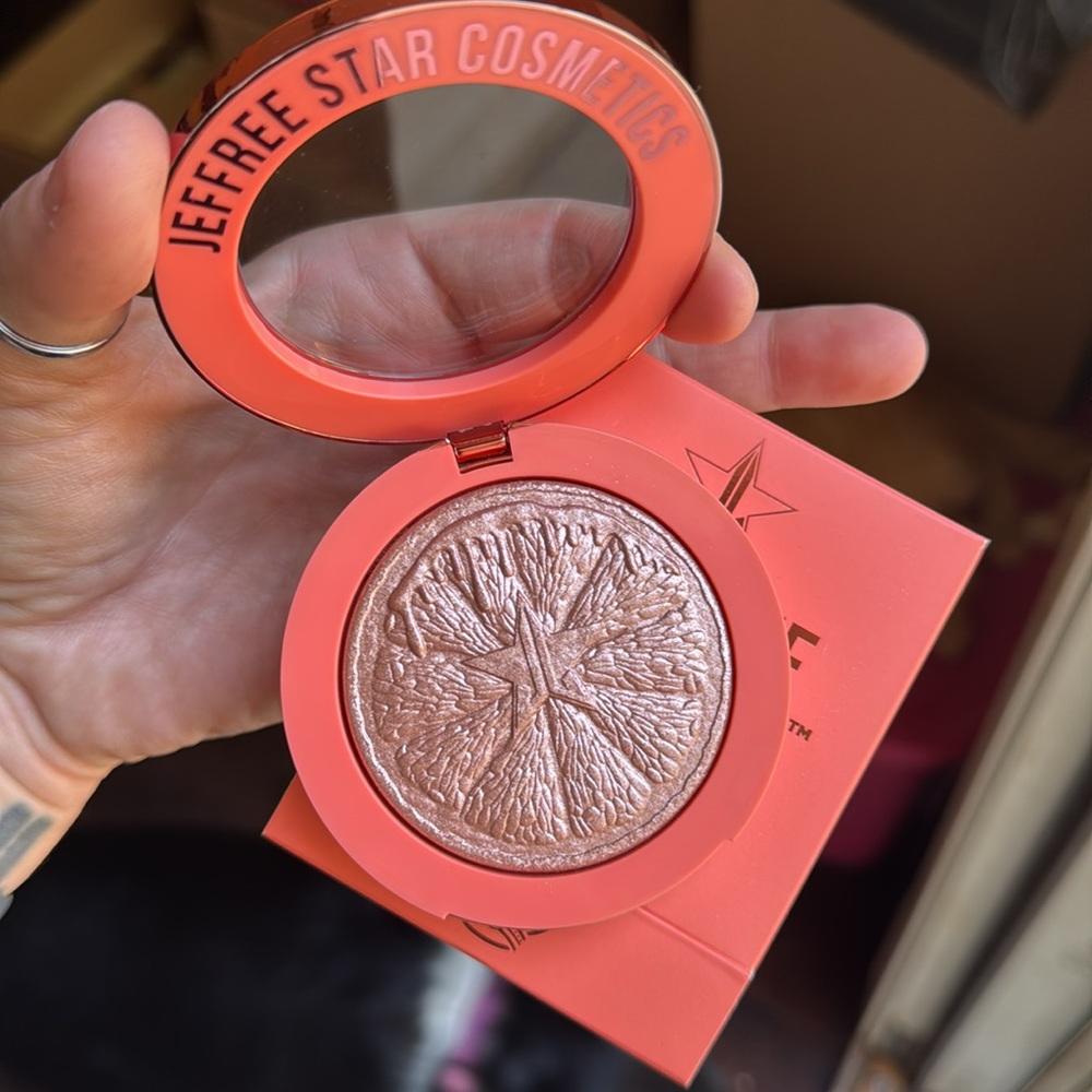Jeffree Star Krystal Kumquat Supreme Frost Highlighter - Picture 7 of 7